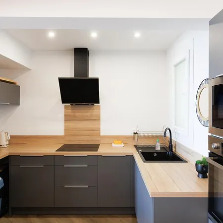 Palais Des Iles Yourhosthelper Cannes