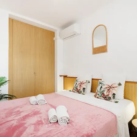 Palais Des Iles Yourhosthelper